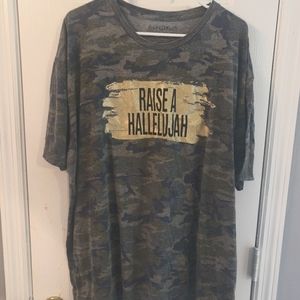 Camo Graphic Tee - Raise A Hallelujah - Glitter Graphics
